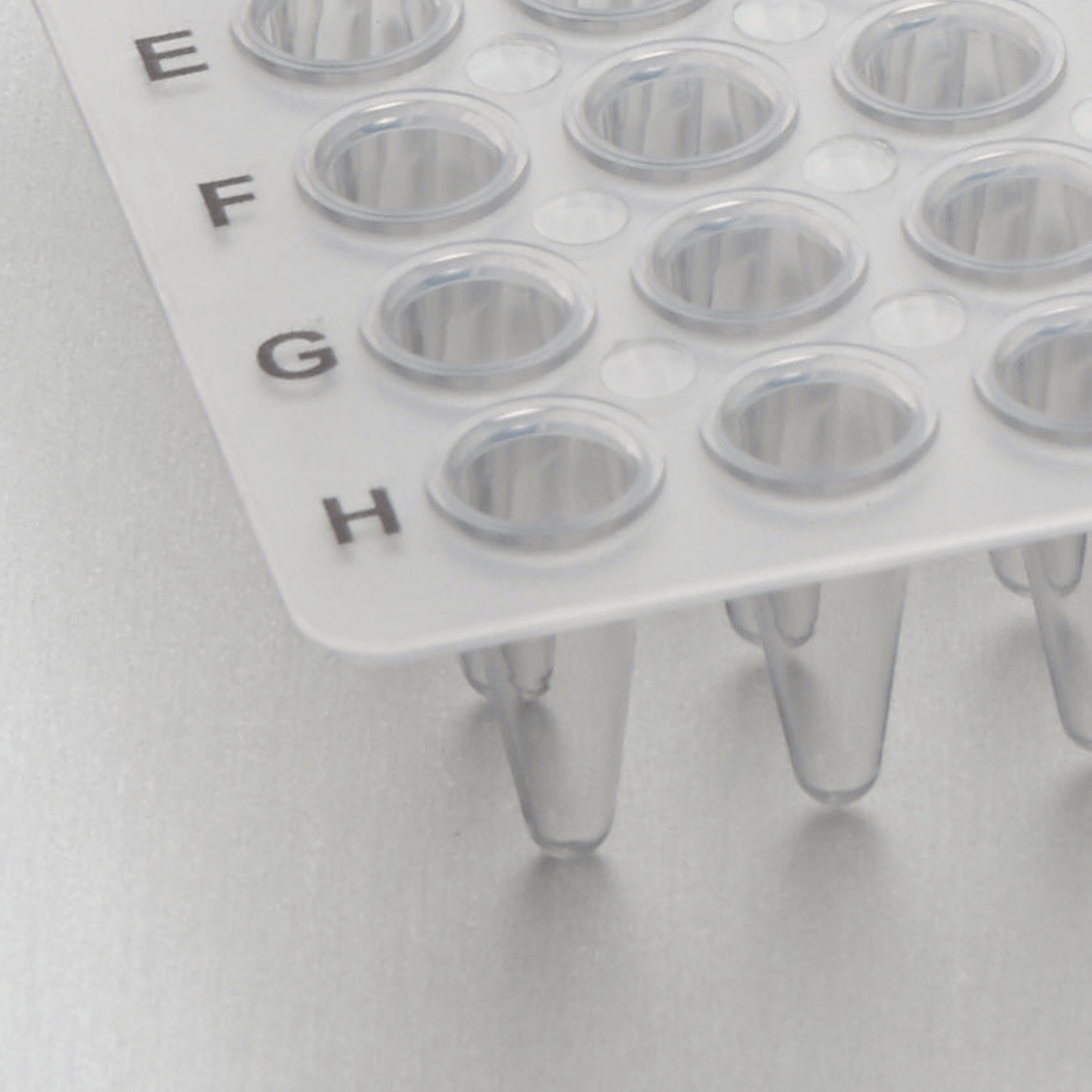 PCR-Levy 96 kuoppaa helmaton